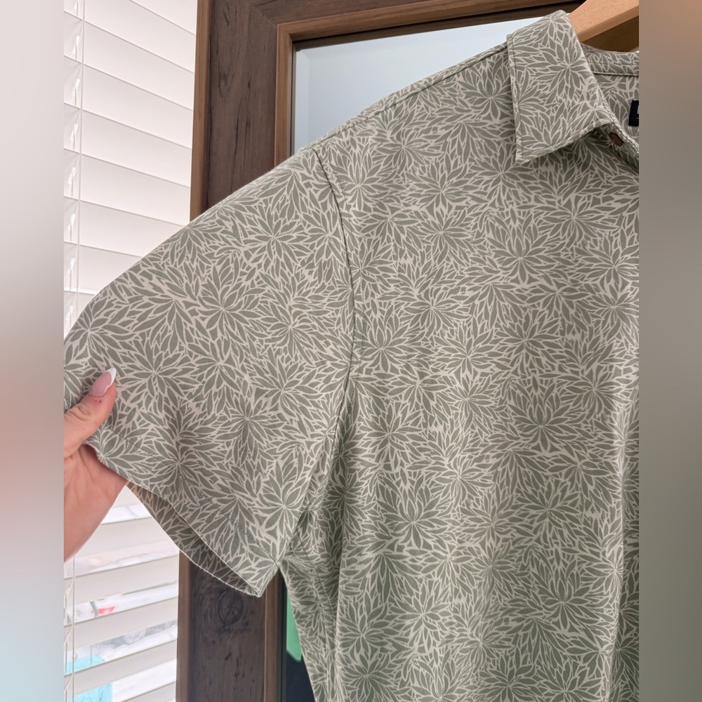 Faherty Olive Frond Reserve Pima Short Sleeve Shirt - Picture 4 of 5